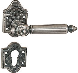 Ручка раздельная для входной и межкомнатной двери «Persea (ROSET)» Античное серебро, на роз. с накладкой Alhambra под цил.
