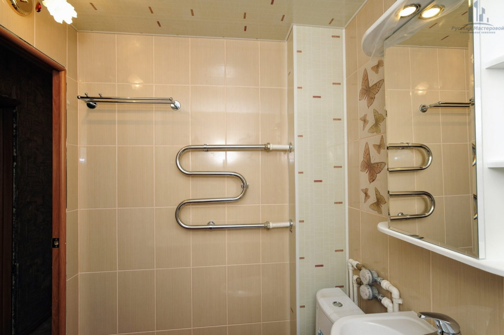 Как спрятать трубы при ремонте ванны: преимущества и недостатки